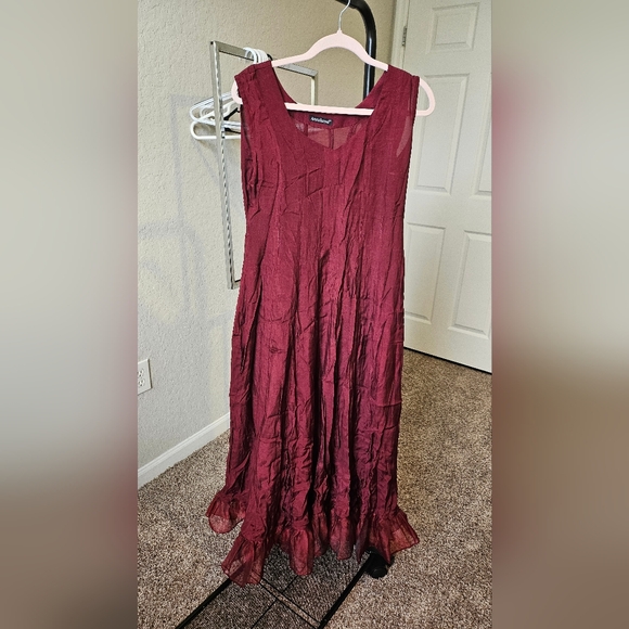 Pakistani designer Maroon gown - Picture 5 of 12